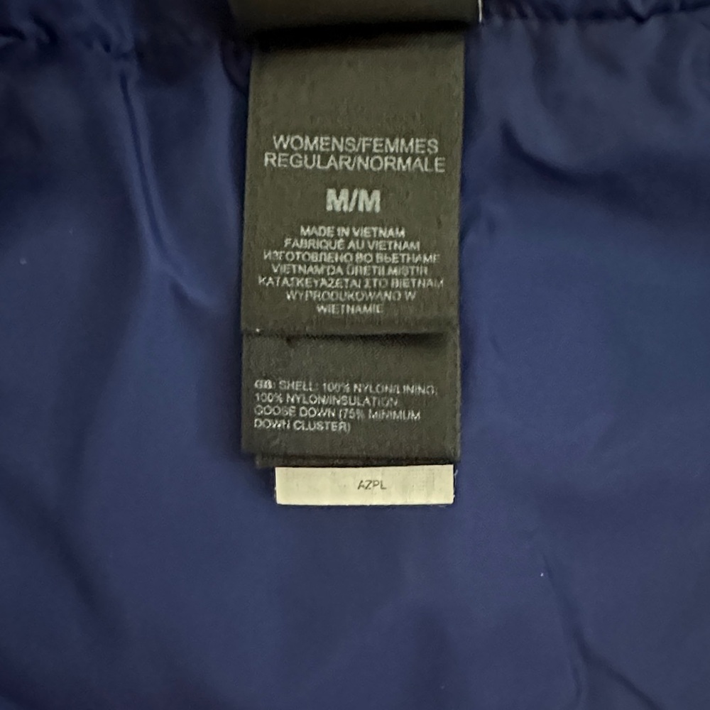 The North Face Women's White Puffer Jacket - Picture 7 of 11